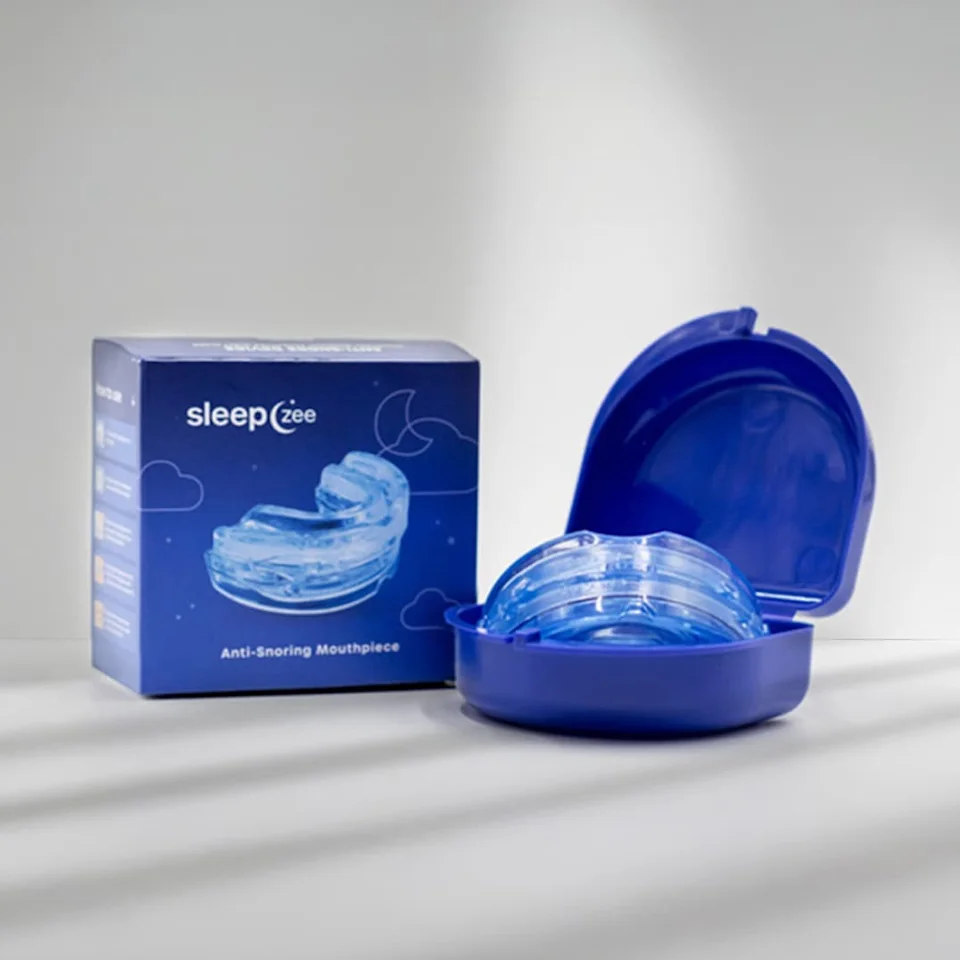 SleepZee anti-snoring mouthpiece with case